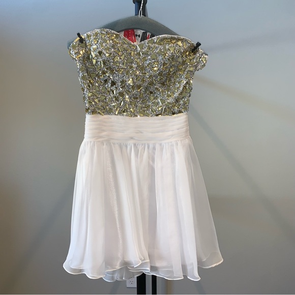 La Femme Strapless Sweetheart w Mirrored Stones and Sequins Prom Dress in Gold - Picture 4 of 10
